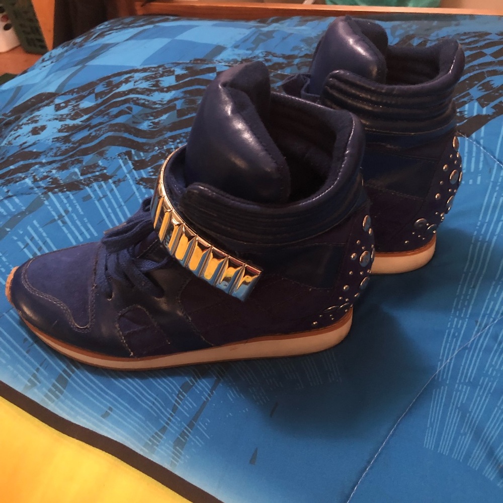 Royal blue wedge sneakers